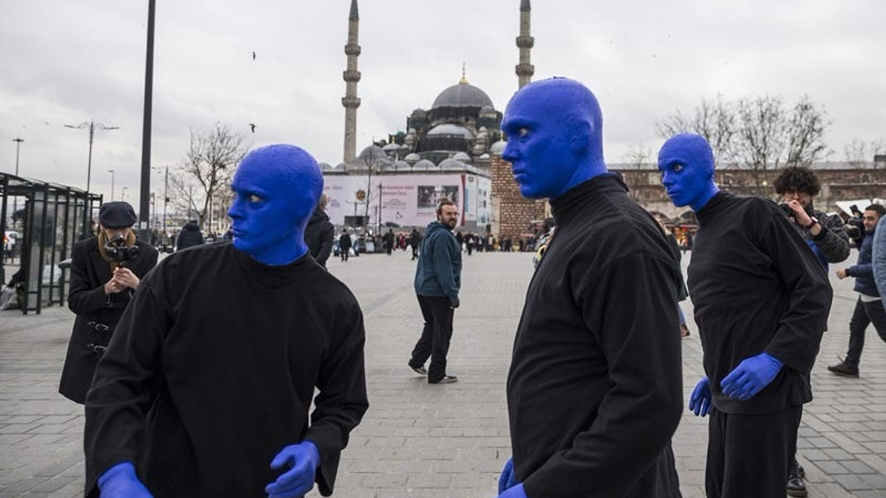 Blue Man Group İstanbul sokaklarında