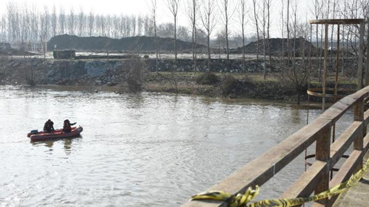 Edirne'de göçmen botu alabora oldu: En az 10 kayıp