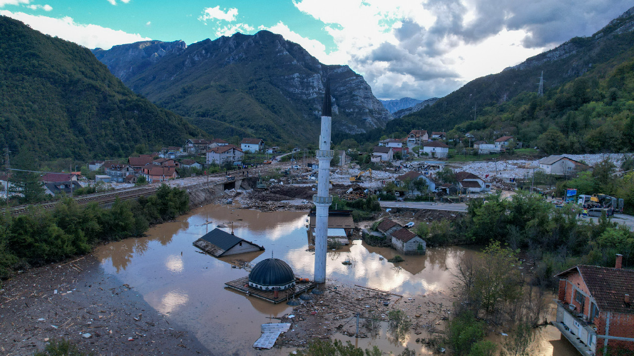 Bosna Hersek'te sel felaketi: 18 ölü