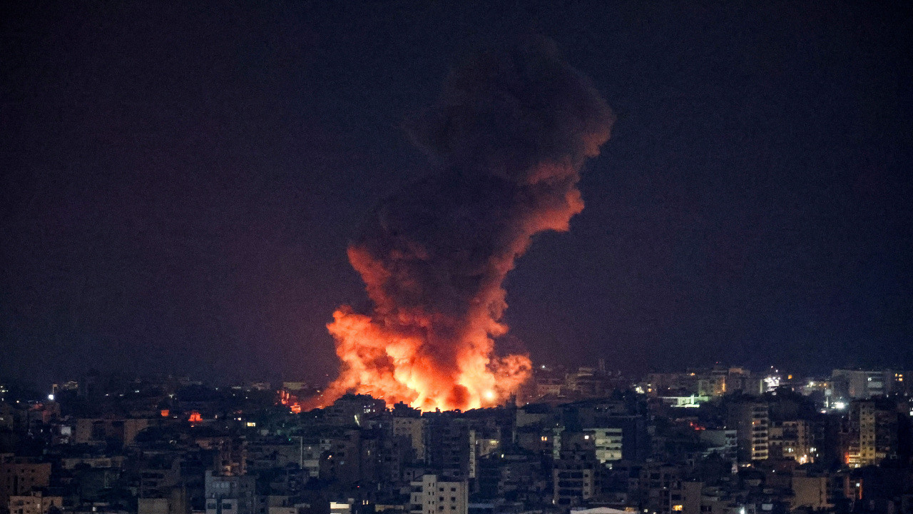 İsrail 'en kötü gecenin' ardından Beyrut'u yine vuruyor