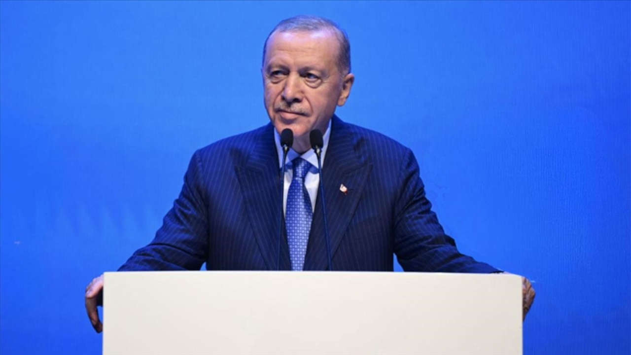 Erdoğan: Gençlerin sosyal medyanın karanlık dehlizlerinde yitip gitmelerine seyirci kalamayız