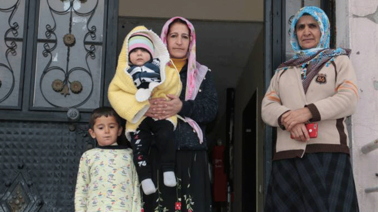 Kömür yardımı kesildi; depremzedeler soğukta yaşıyor