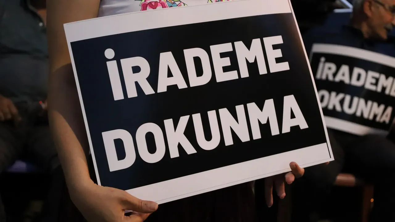 Siyasetçilerden kayyım tepkisi: Kafanız mı karışık, birbirinizle mi didişiyorsunuz?