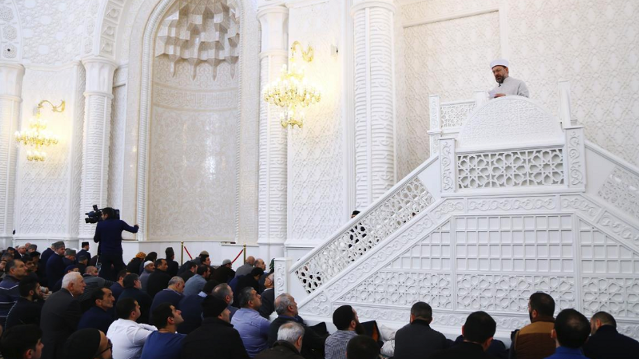 Hollanda'da Diyanet'in 'cihat' hutbesine inceleme