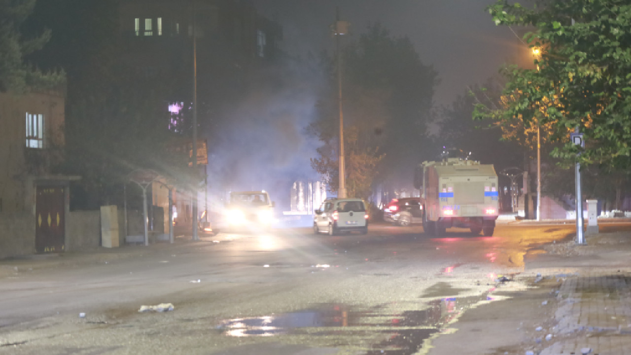 Batman'da polisler olaysız mahallede yoğun gaz kullandı