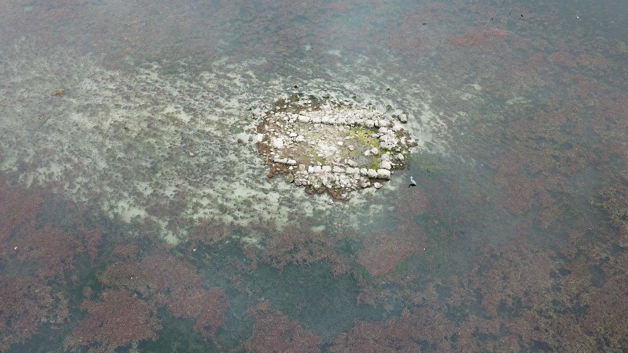 Sapanca Gölü'nde sular çekilince tarihi kilise ortaya çıktı