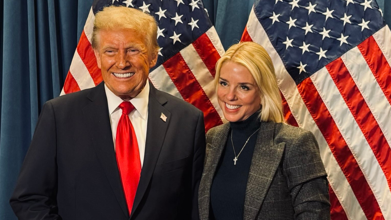 Gaetz çekildi, Trump Adalet Bakanlığı'na kendi avukatı Pam Bondi'yi aday gösterdi