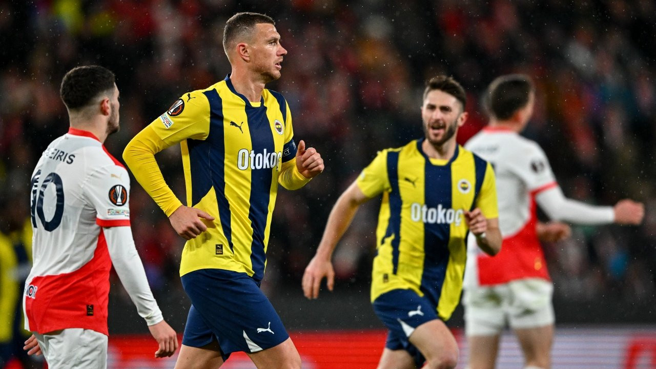 Fenerbahçe, geriye düştüğü maçı 2-1 kazandı