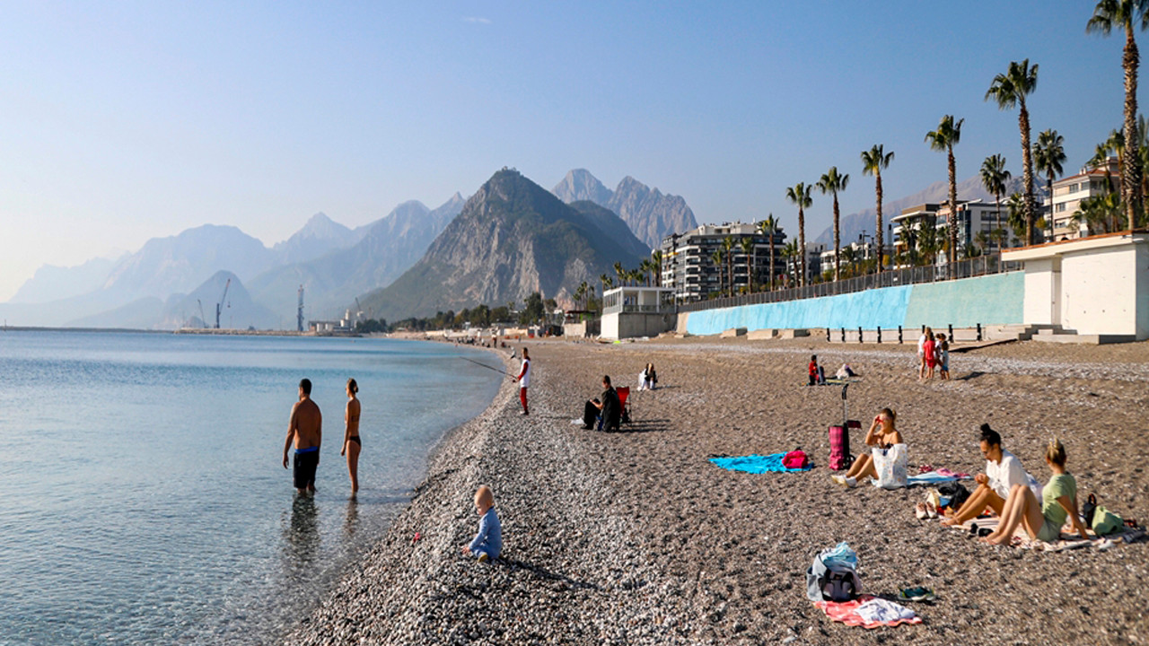 Antalya'da kasım sonunda deniz keyfi