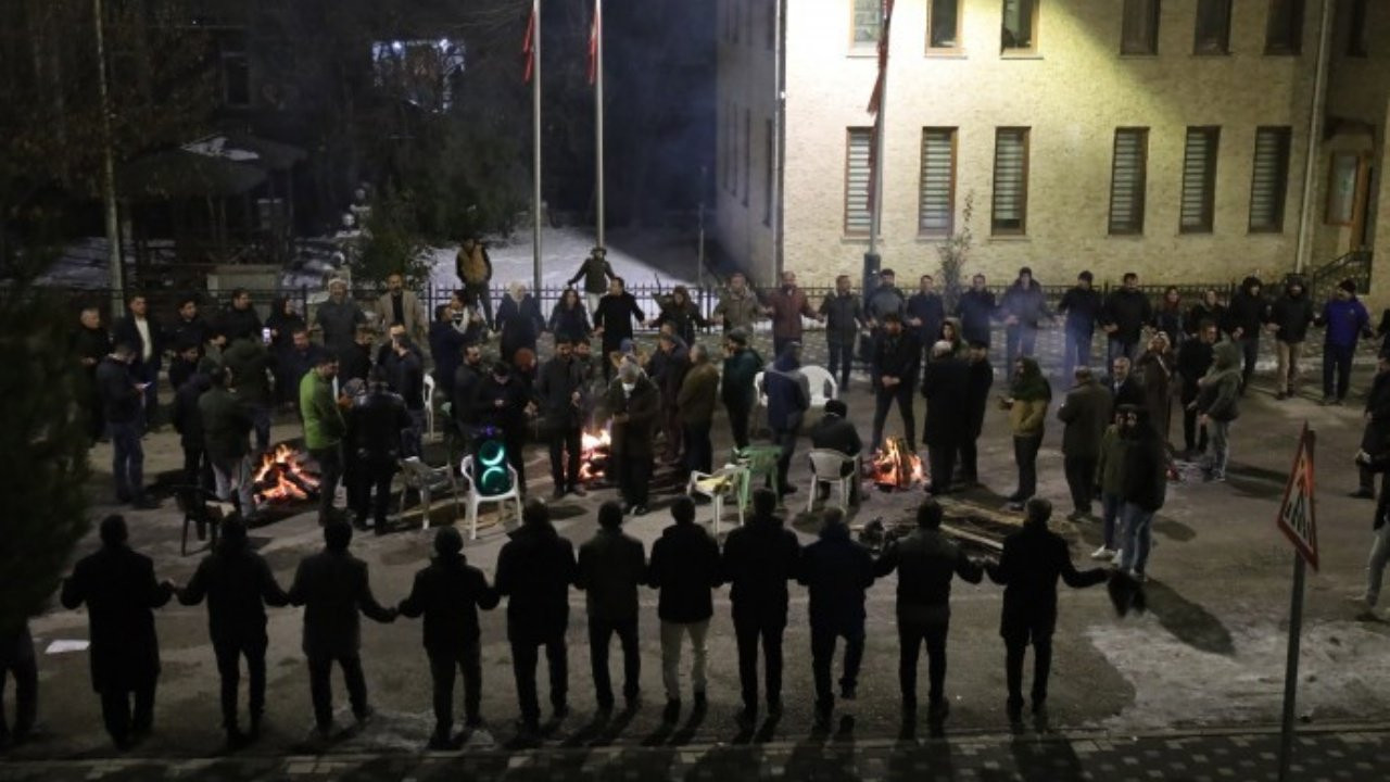 Bahçesaray'da kayyım protestosu sürüyor