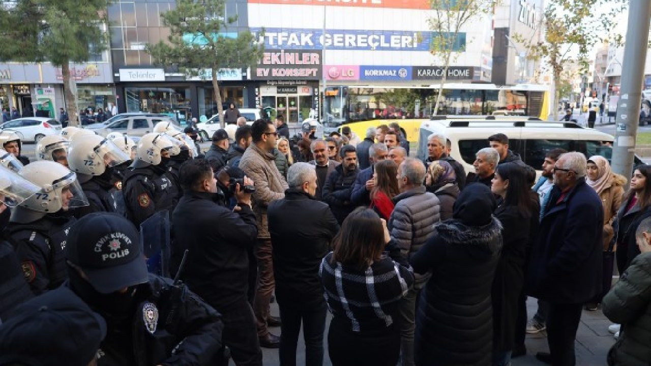 Batman'da DEM Partili belediye meclis üyelerinden kayyım hakkında suç duyurusu