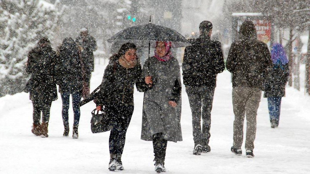 Aniden bastıracak! İstanbul'a lapa lapa kar beklenen tarih