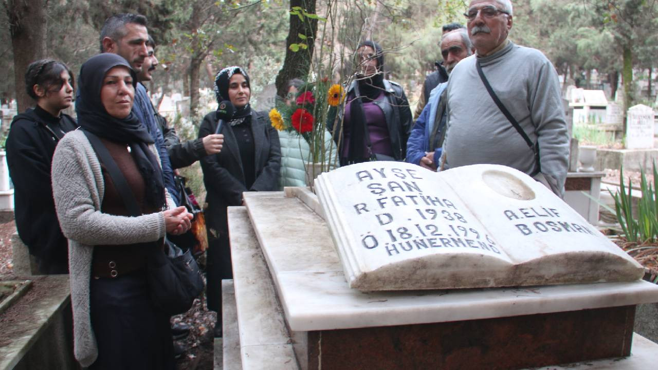 Ayşe Şan İzmir’de mezarı başında anıldı