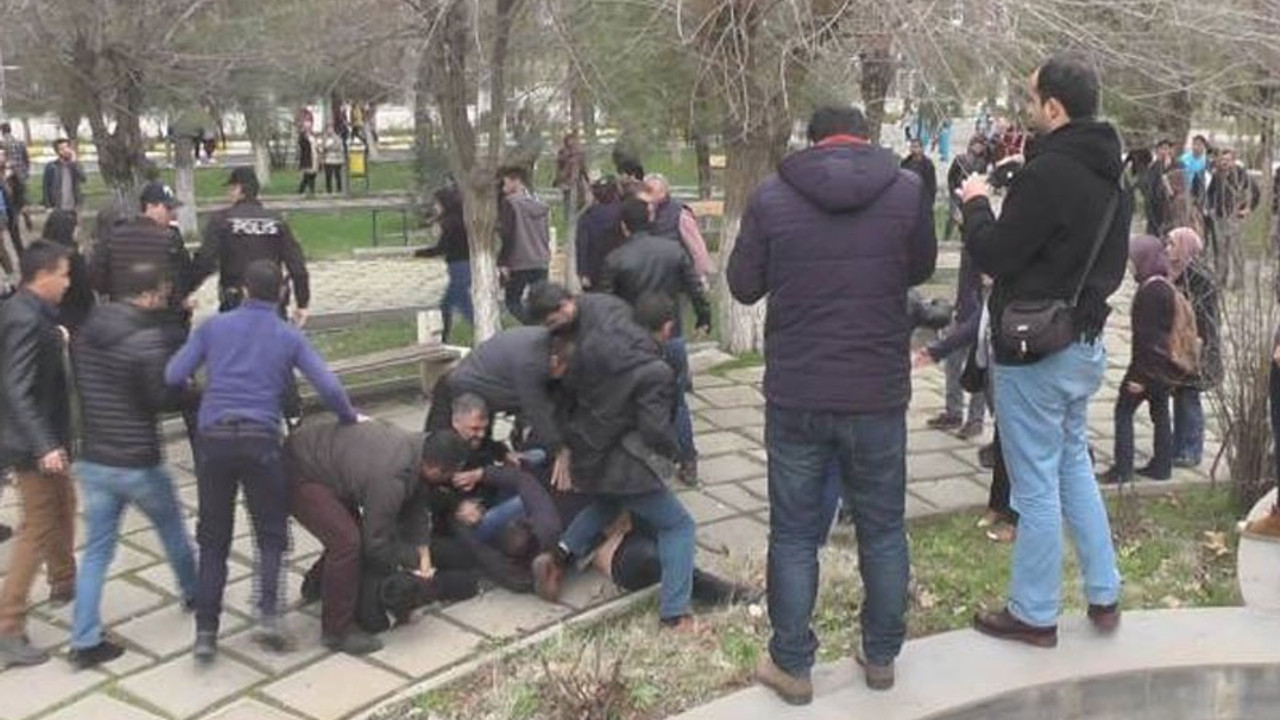 Kürtçe ıslık çalan öğrencileri darp eden polislere takipsizlik