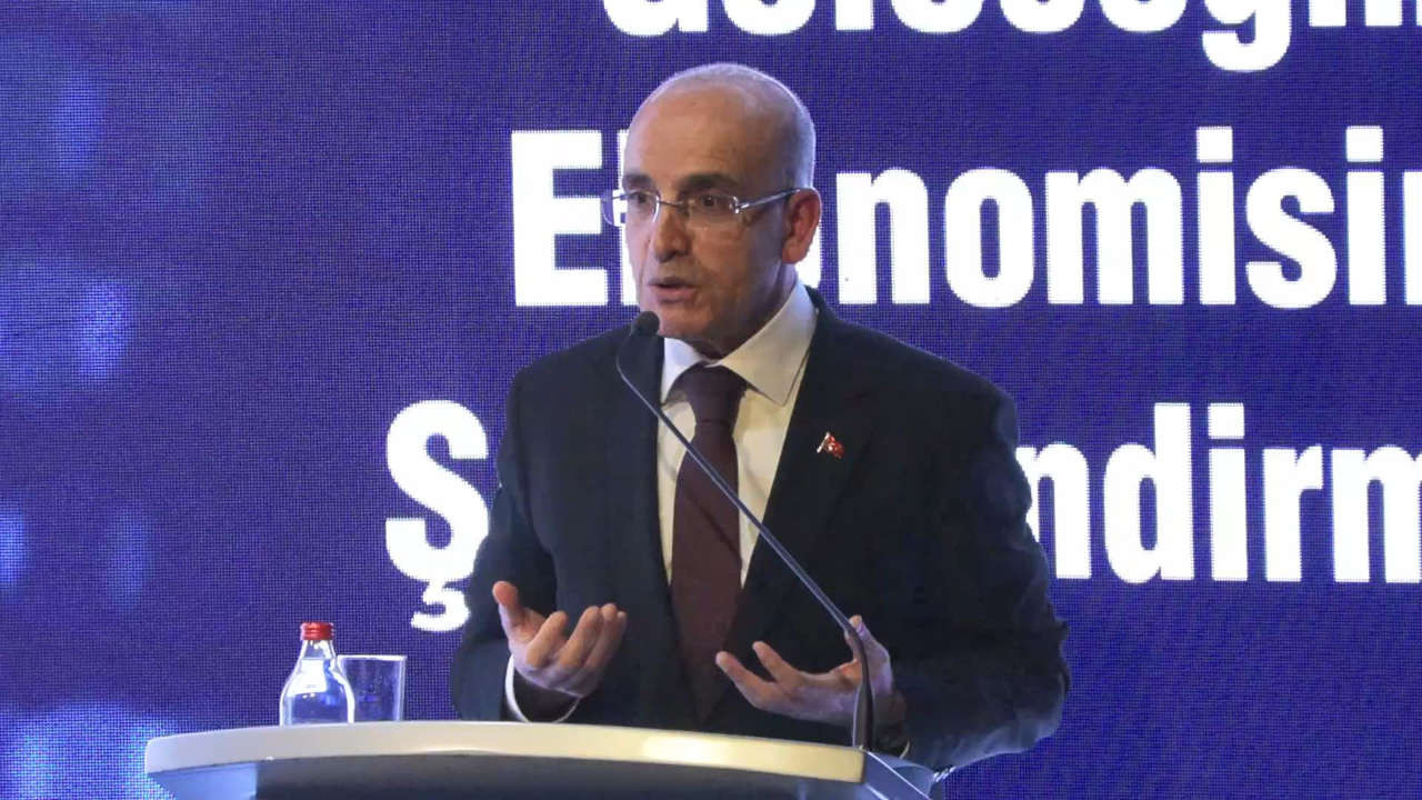 Bu da Mehmet Şimşek hesabı: Yüksek bulduğu asgari ücret enflasyonun üzerinde artmış!