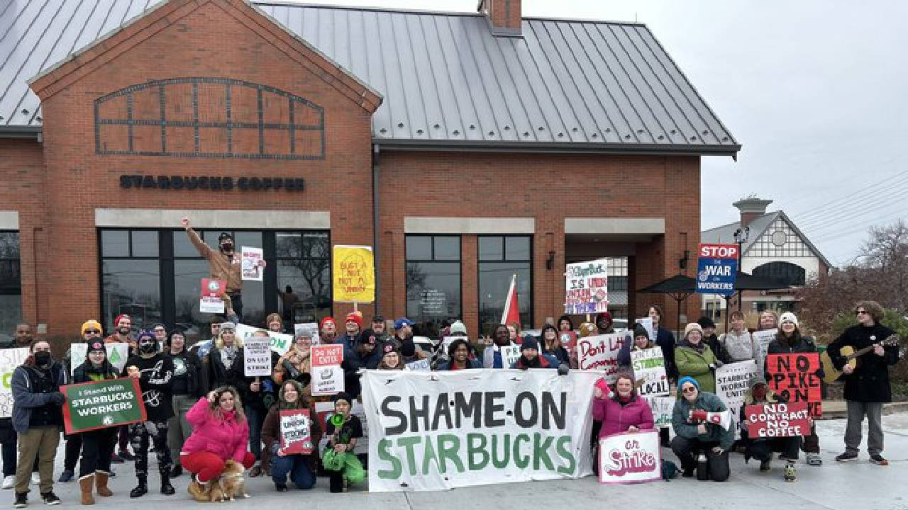 Starbucks çalışanlarının 5 günlük uyarı grevi: Sendikaya göre 300'den fazla mağazada kepenkler kapandı