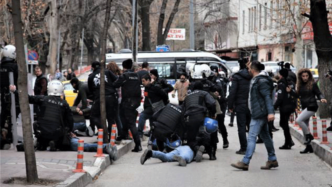 Van'da gösteri ve yürüyüşlere yasak