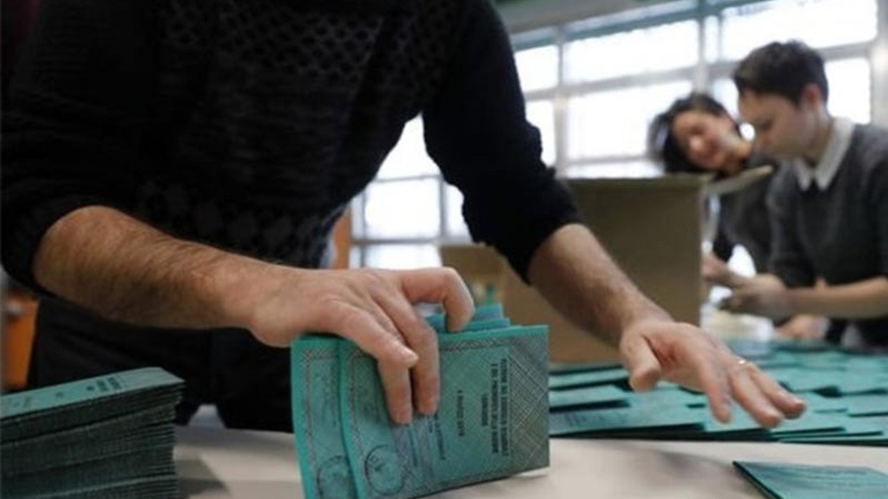 İtalya'da kritik seçim başladı