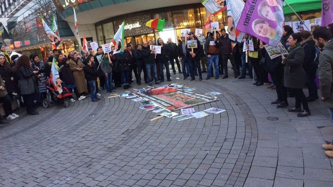 Stuttgart’ta Afrin protestosu