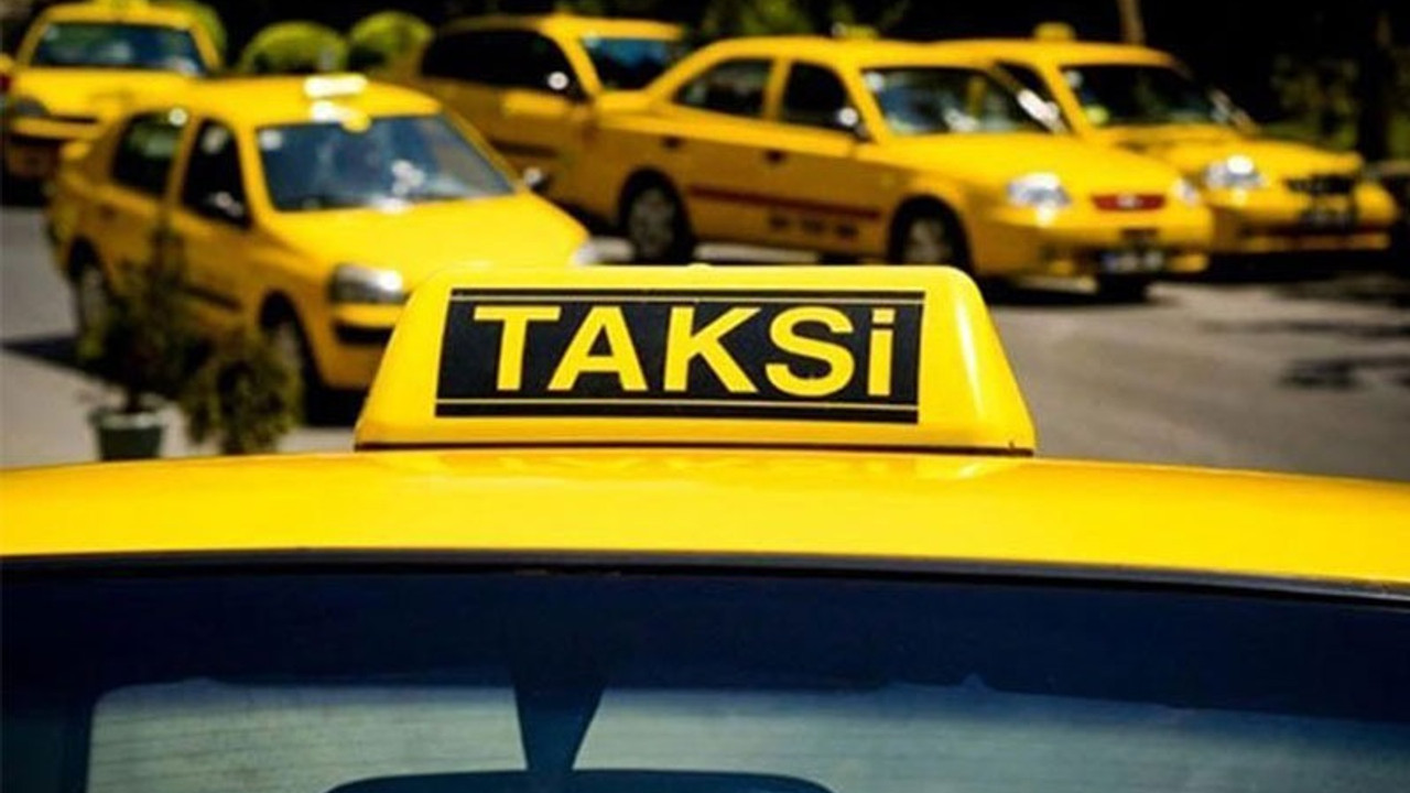 Taksiciler, müşteri gibi çağırdığı Uber şoförünü dövdü