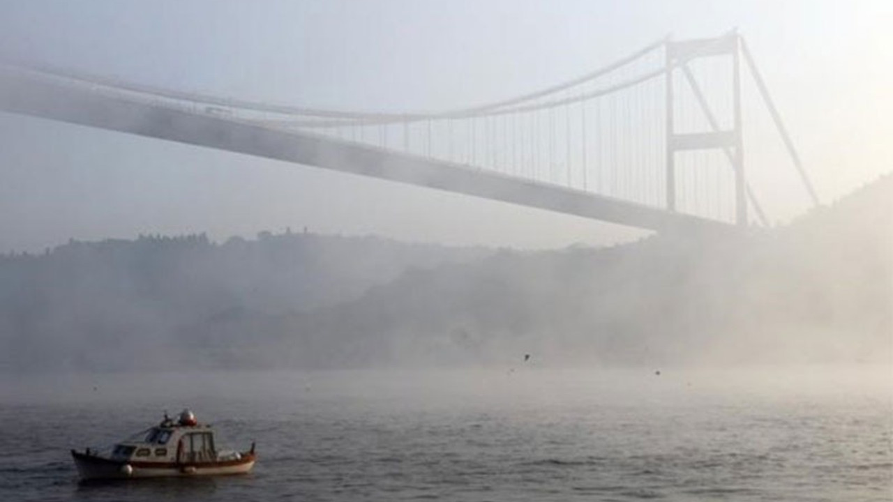 İstanbul'da sis engeli sürüyor