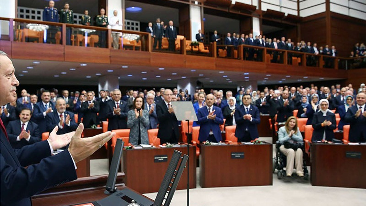 AKP'lilerin içeriği bile bilmeden Meclis'te el kaldırdığı ortaya çıktı