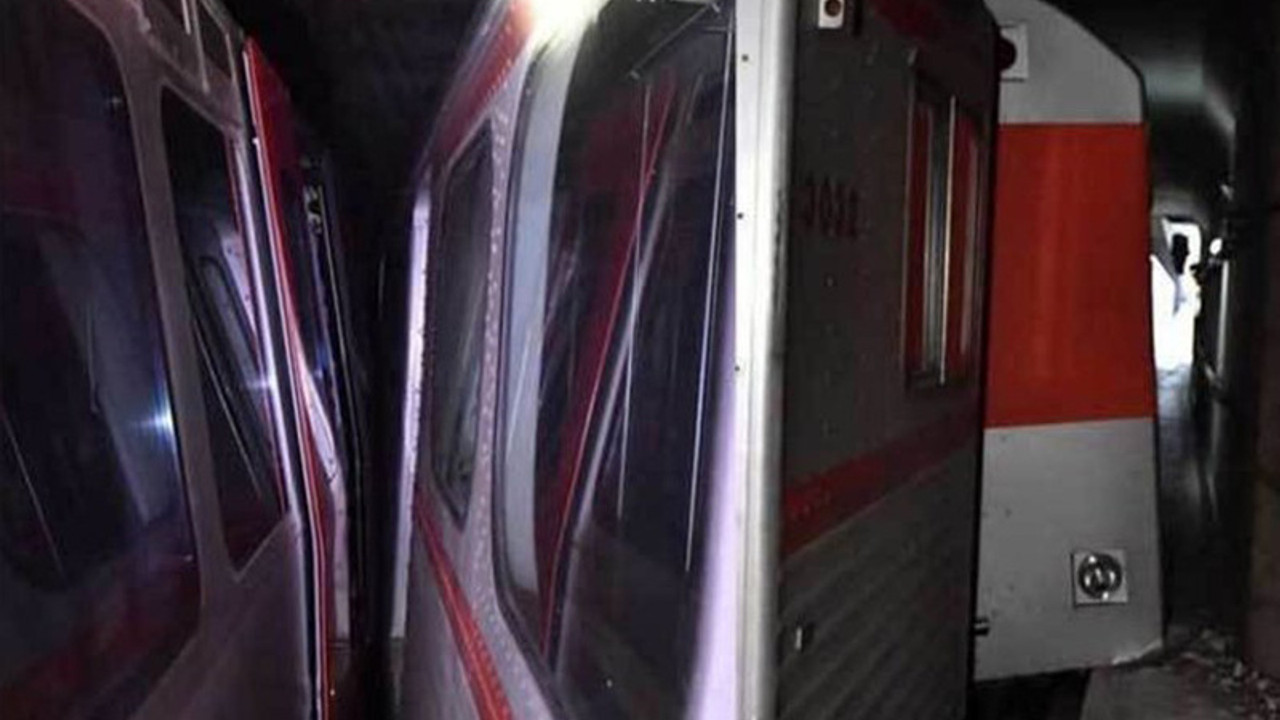 Ankara'da metrolar çarpıştı; seferler yapılamıyor