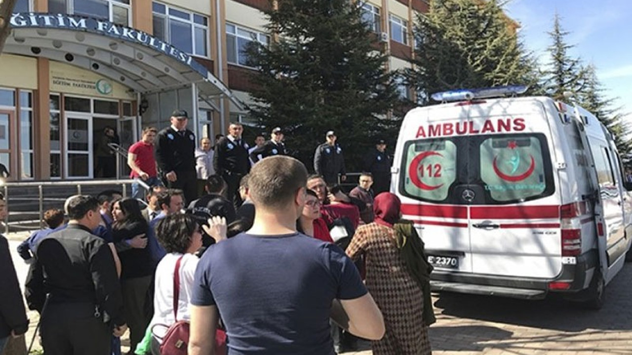 Eğitim Sen: KHK’lar ülkeyi cadı kazanına çevirdi