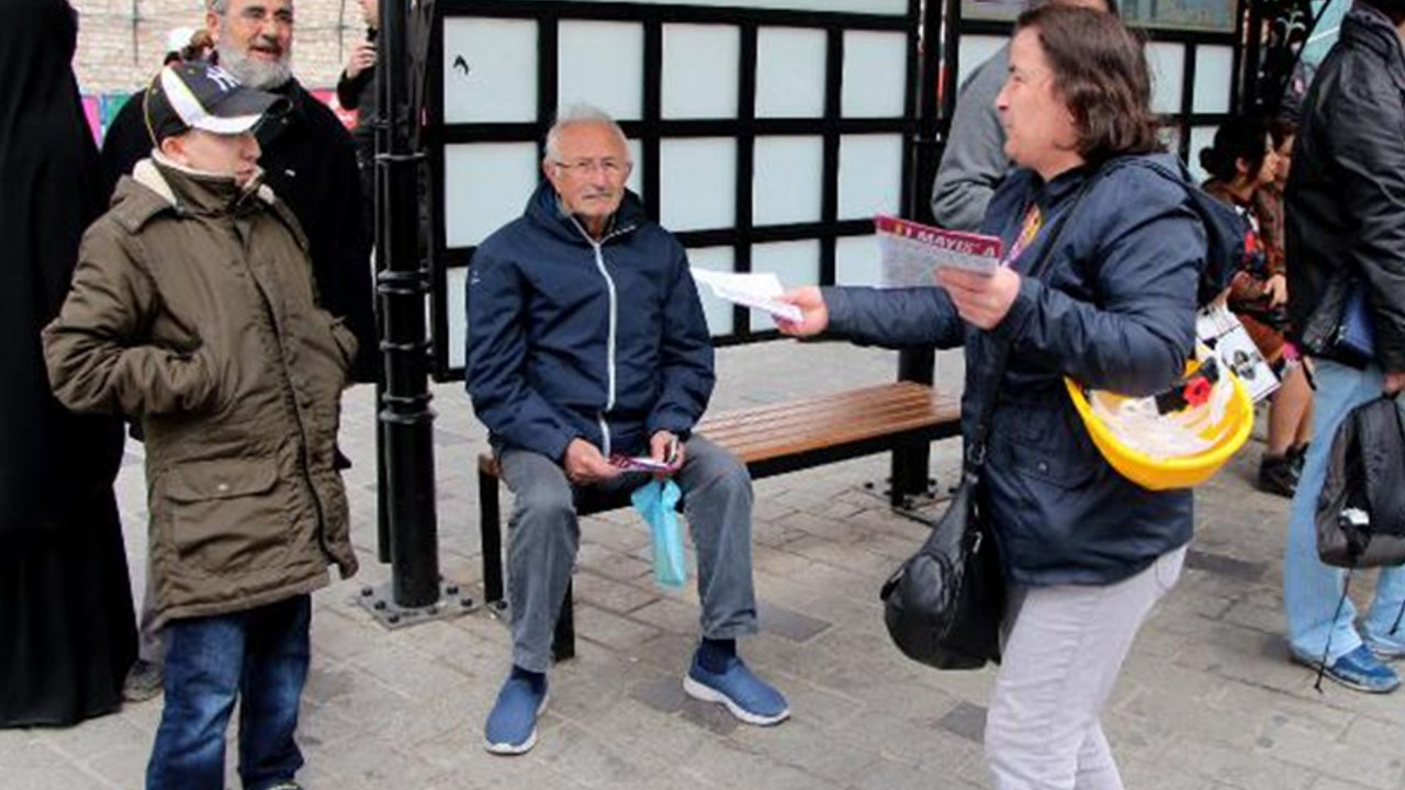 1 Mayıs bidirisi dağıtan HDP'lilere baret yasağı