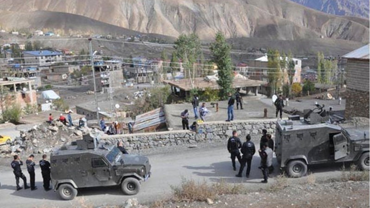Hakkari'de köy baskını