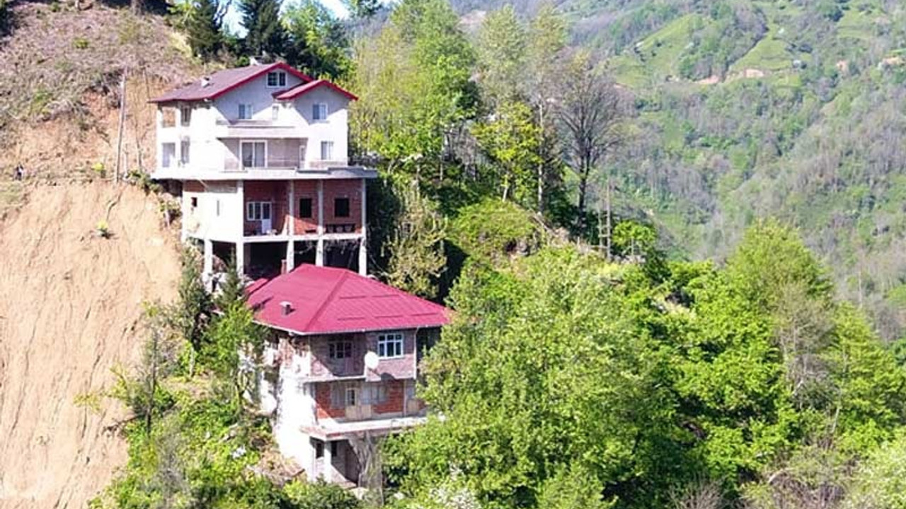 Rize işi mimari: Çatıya temel attılar