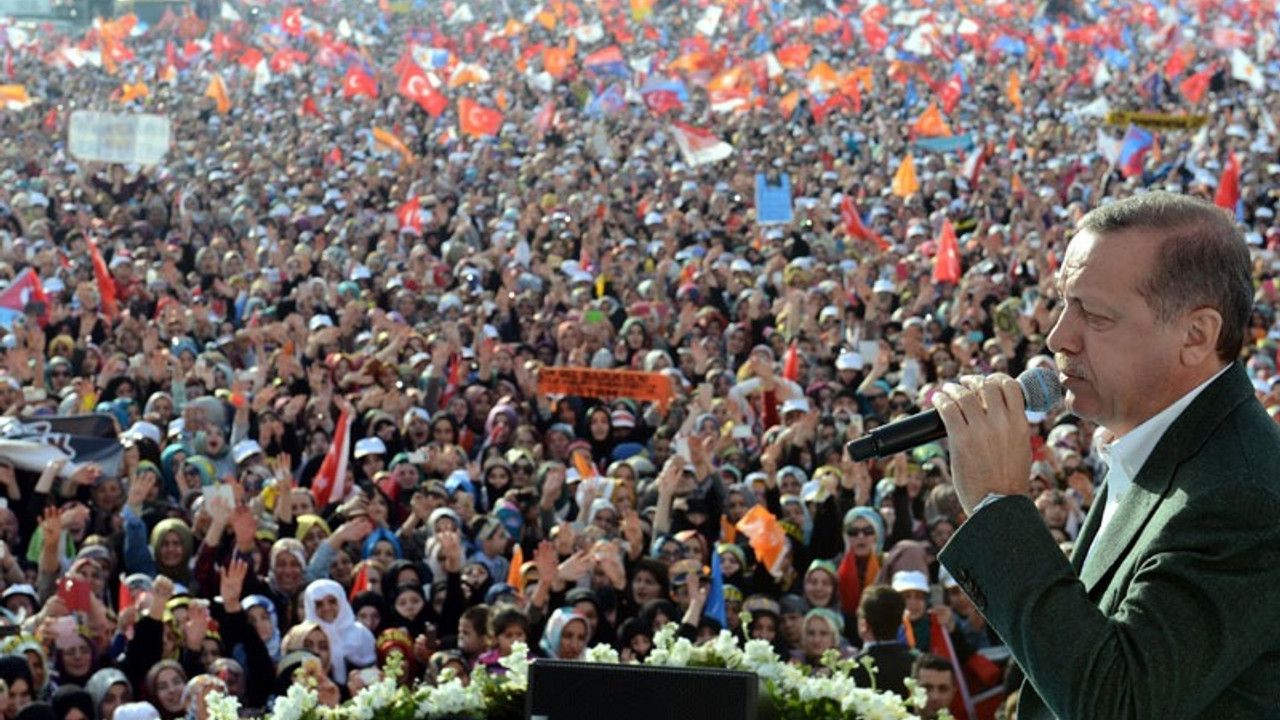 'AKP tabanında bir kitle var narkozlanmış, neyi alkışladığını bilmiyor'