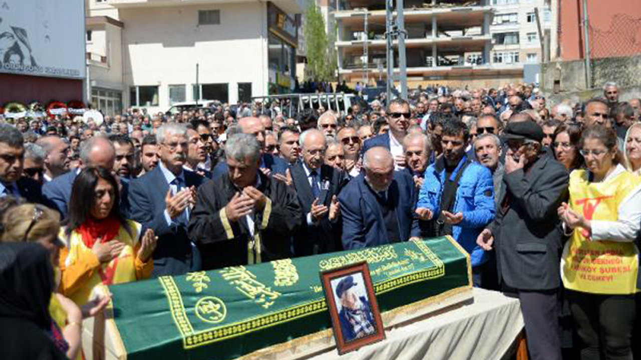 Kılıçdaroğlu amcasının cenaze törenine katıldı