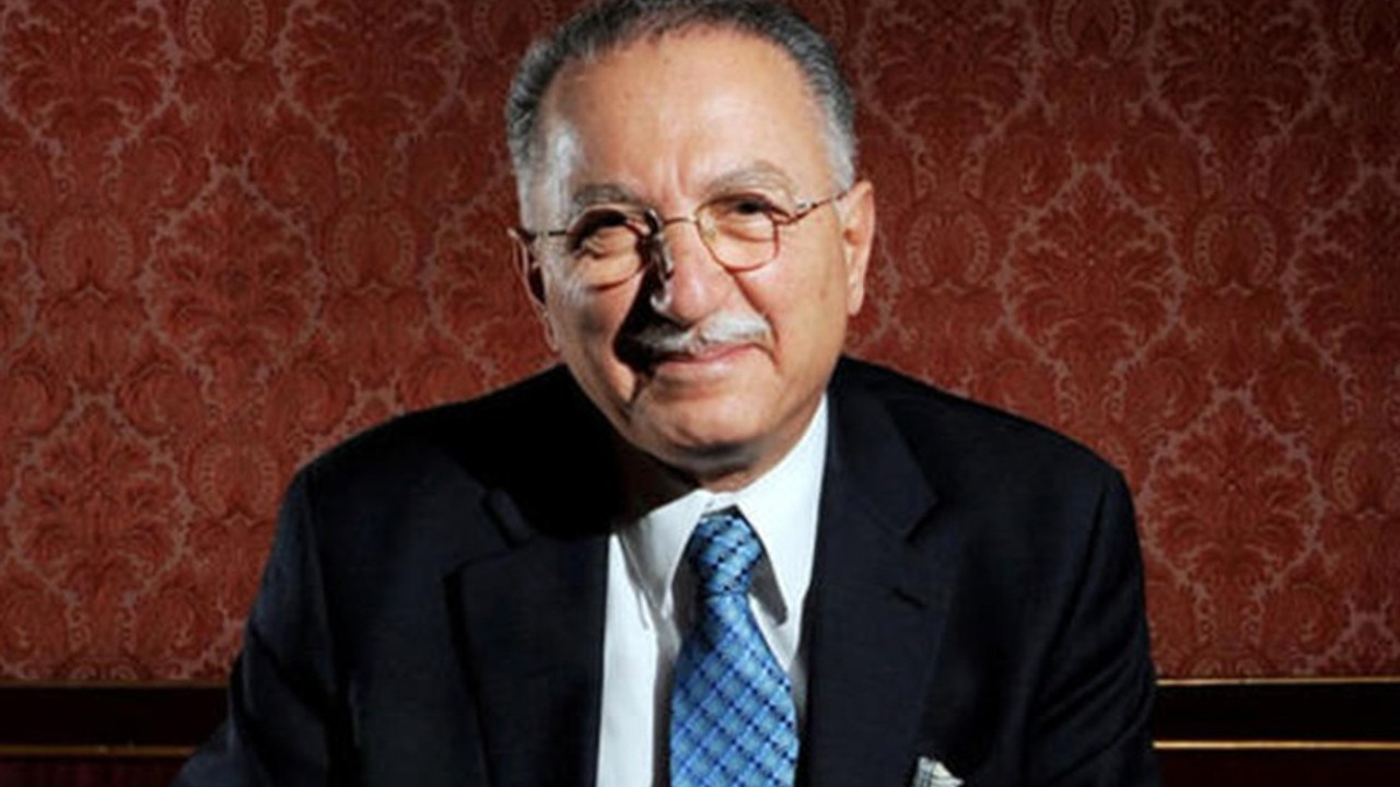 Ekmelettin İhsanoğlu oyunun rengini açıkladı