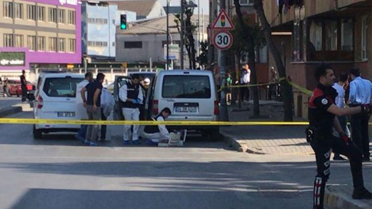 Seyir halindeki araca silahlı saldırı: 1 ölü, 1 yaralı