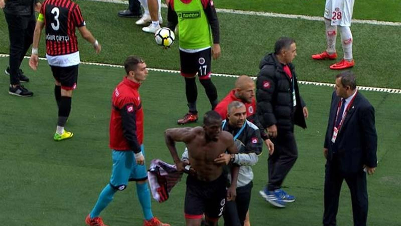 Gençlerbirliği futbolcuları takım arkadaşlarına saldırdı