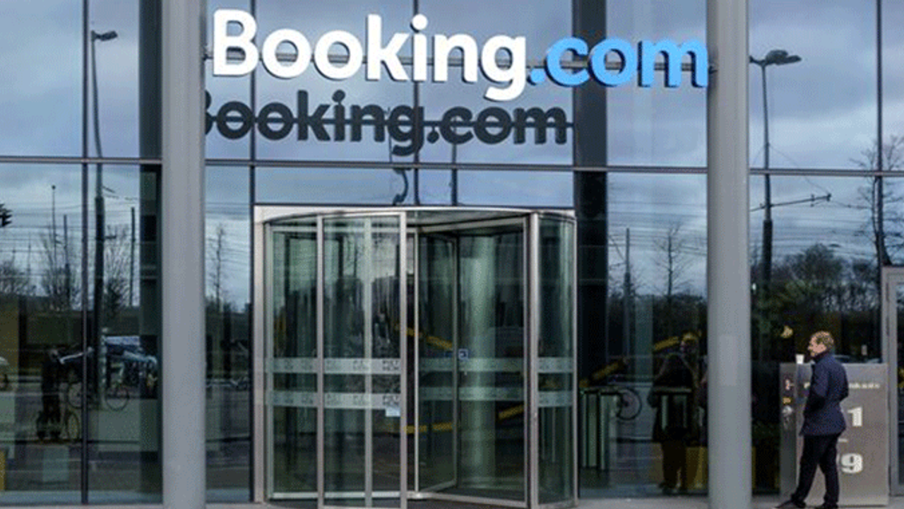 Booking gitti, kavgası bitmedi