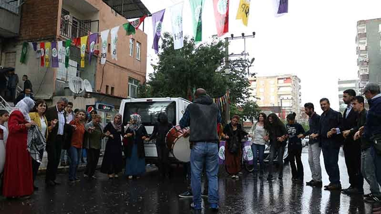 HDP ilk seçim bürosunu açtı