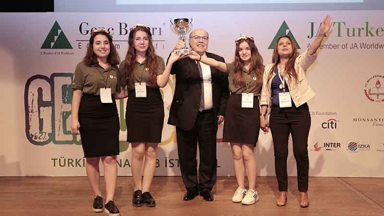 Çevre dostu makine ile ‘Yılın Girişimcisi’ seçildiler