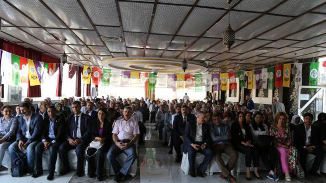 HDP Urfa'da 54 aday adayını tanıttı