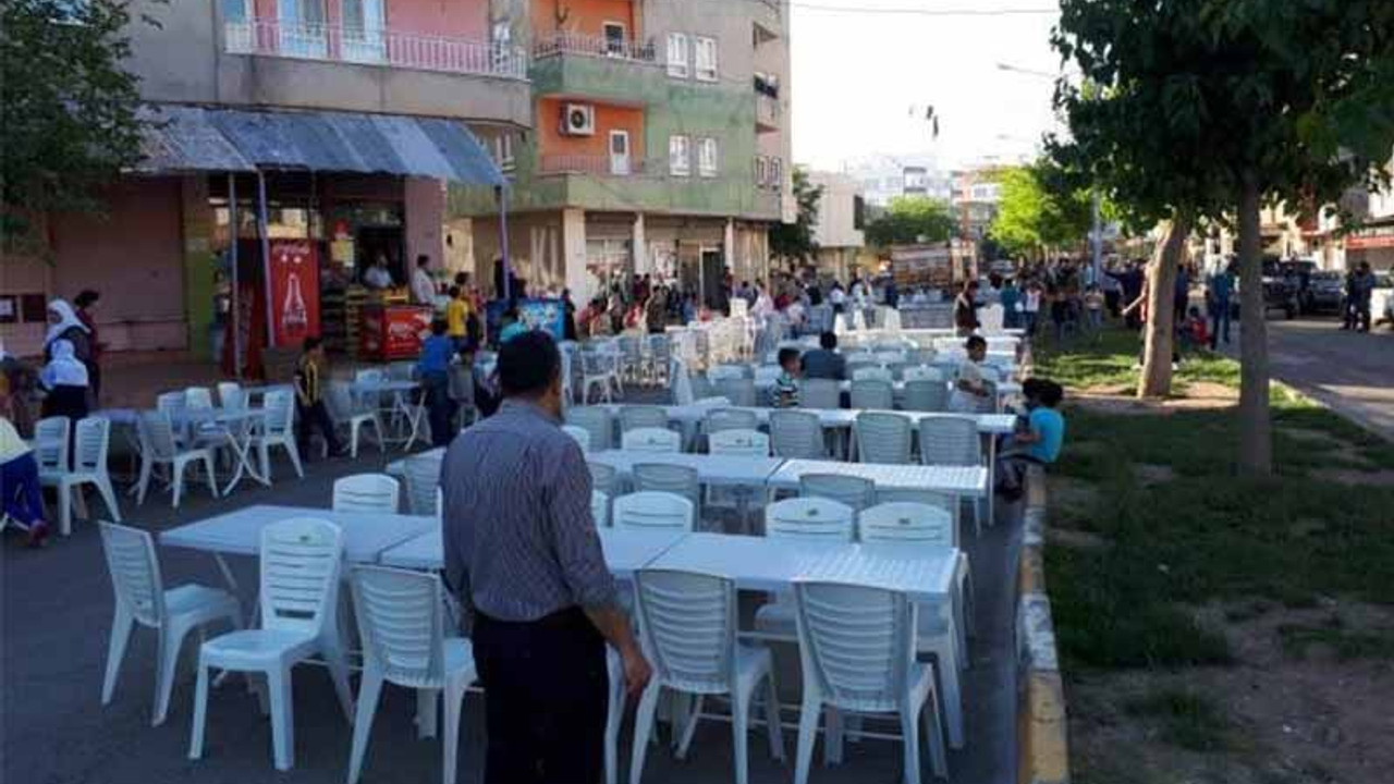 Halk kayyımın iftar yemeğine katılmadı