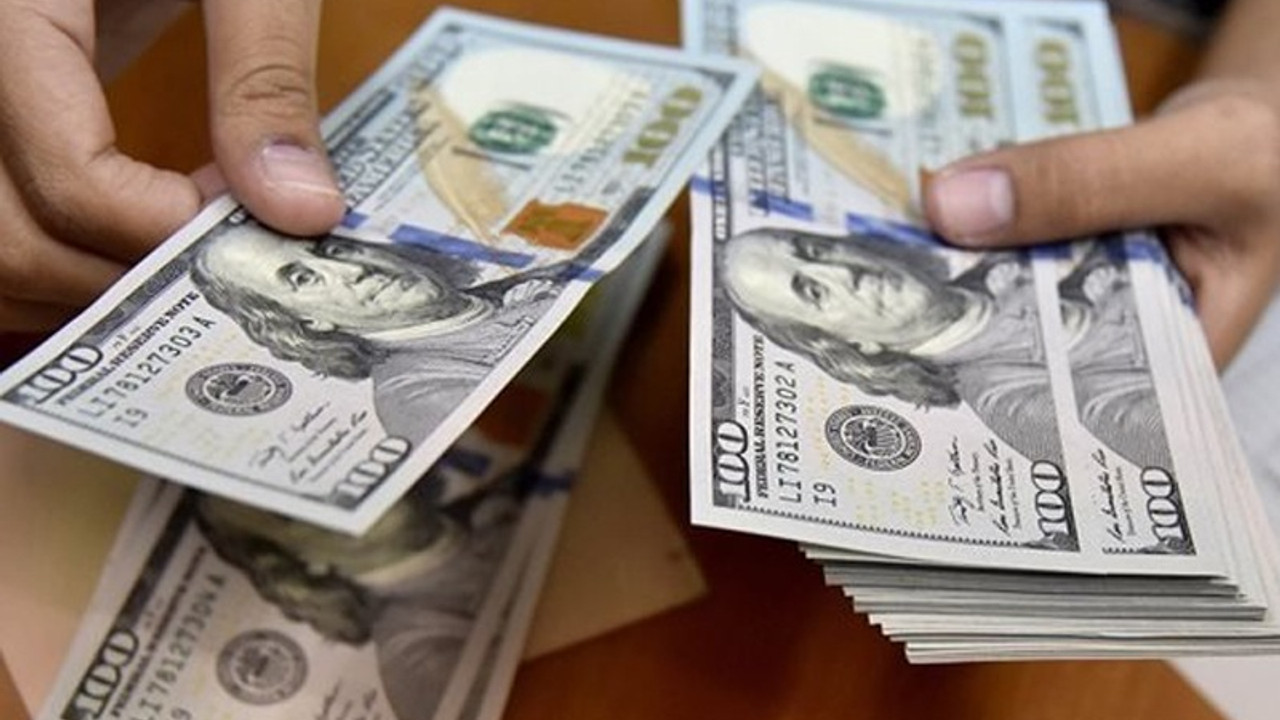 Dolar güne 4.58'den başladı