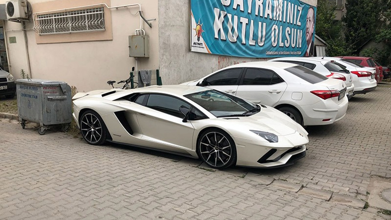 'Yerli ve Milli' toplantıya Lamborghini ile geldi