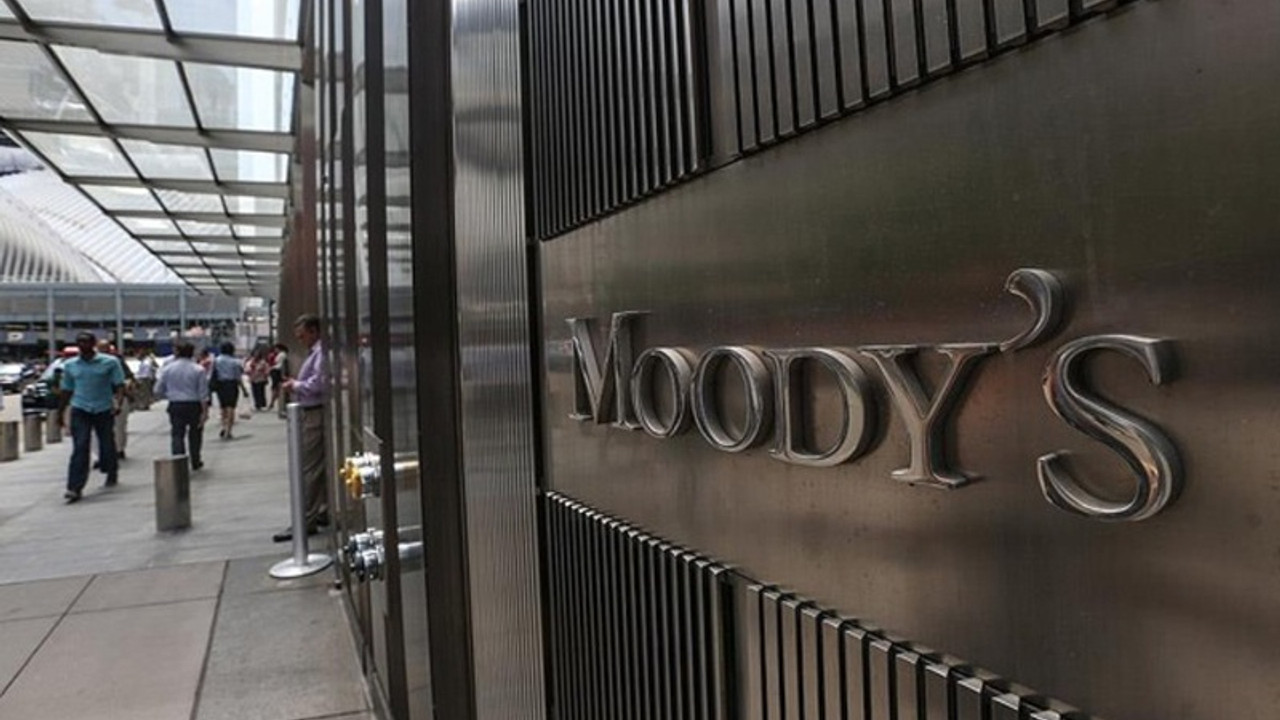 Moody's Türkiye büyüme beklentisini düşürdü