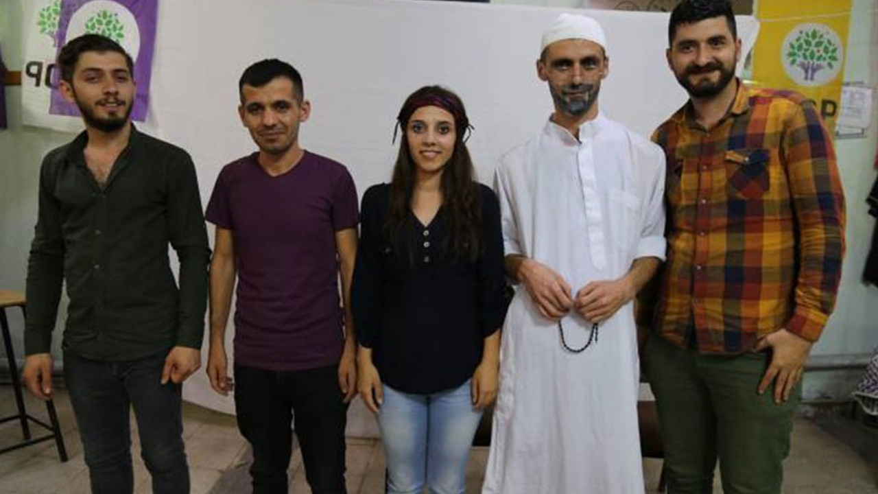 Kızıltepeli gençlerden seçim tiyatrosu