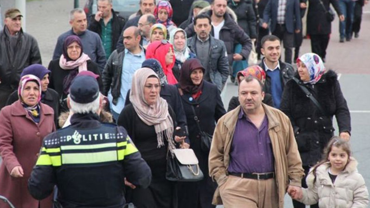 SCP: Türkiyeliler giderek daha çok dindarlaşıyor