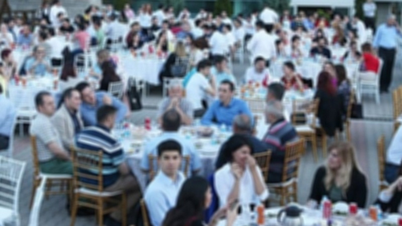 Müdür ve müdür yardımcılarına zorunlu iftar