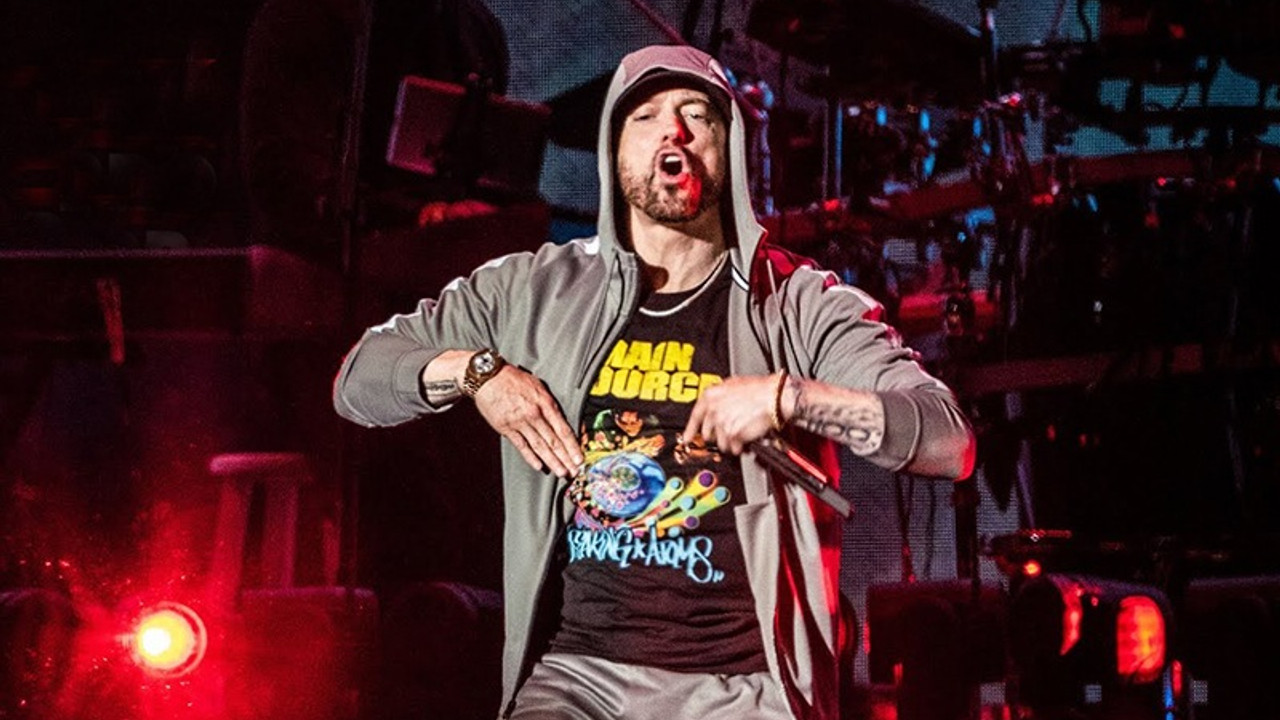 Eminem'in konserinde silah sesi paniği