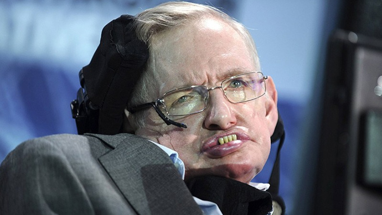 Hawking’in külleri Newton ve Darwin’in yanına gömüldü