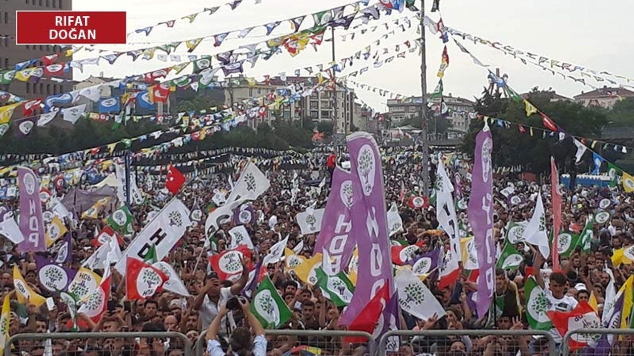 İstanbul'da HDP'den gövde gösterisi